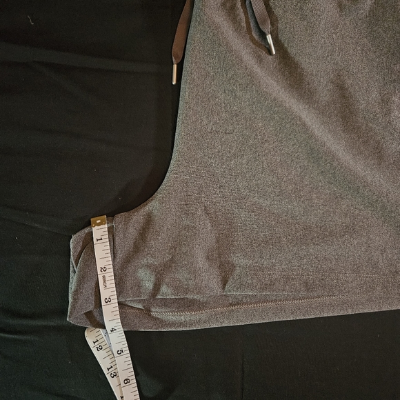 ๐ Old Navy 3" Inseam High-Waisted Powersoft Shorts Medium - Picture 6 of 9